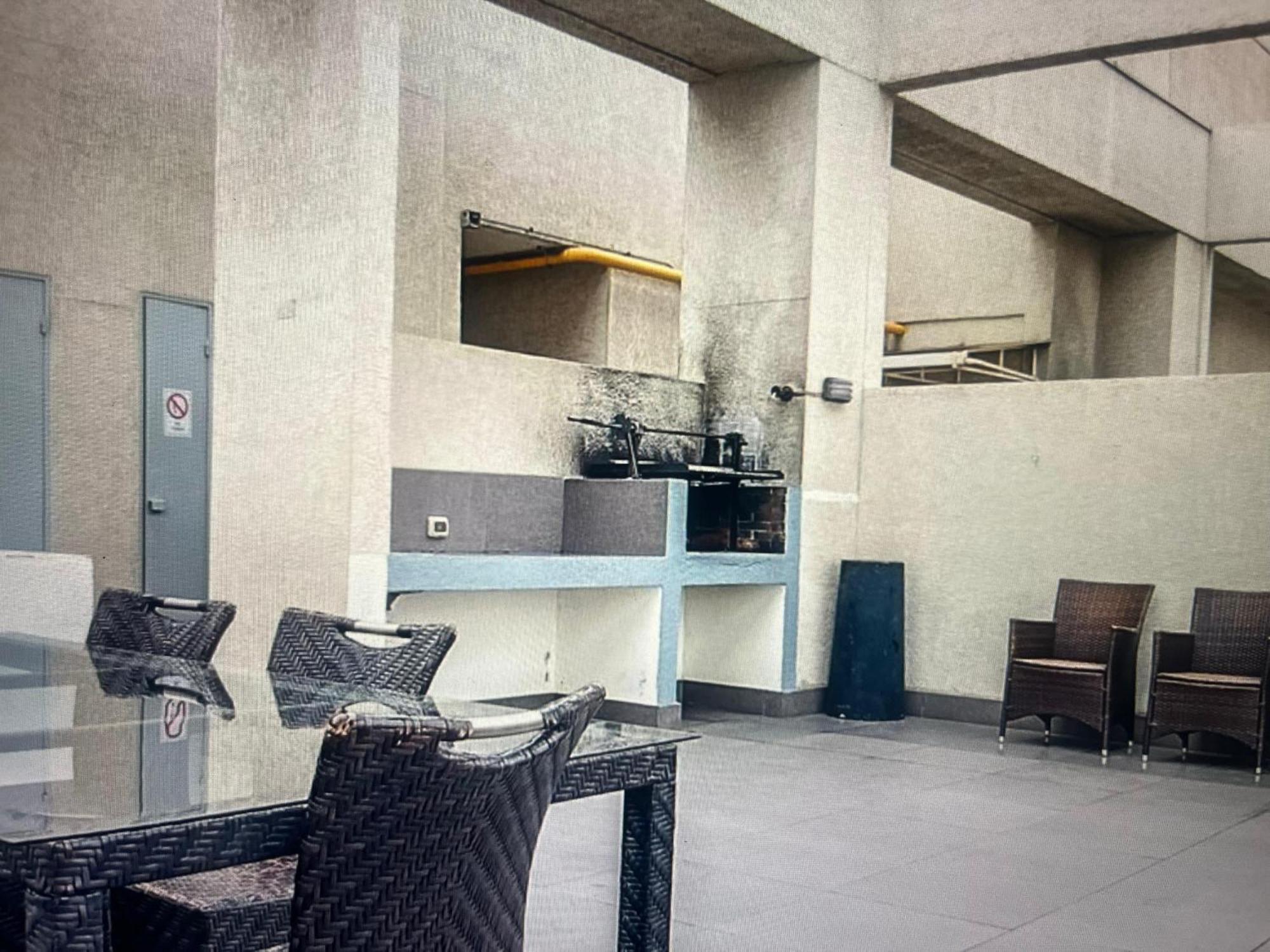 Cerca Movistar Arena Y A Pasos Del Metro Universidad De Chile Con Estacionamiento Santiago Exterior foto